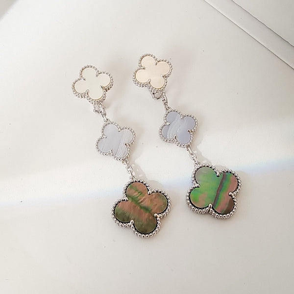 ˇFashion StreetˇCLOVER 3 MOTIFS CHALCEDONY DARK MOP WHITE GOLD EARRINGS