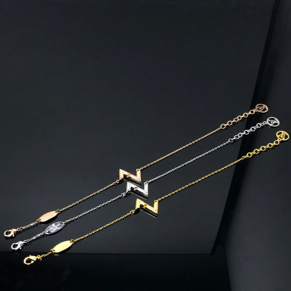 ˇFashion StreetˇVOLT LV LOGO BRACELET