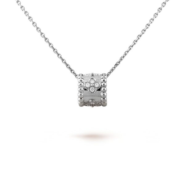 ˇFashion StreetˇPERLEE PEDANT SIVLER DIAMOND NECKLACE