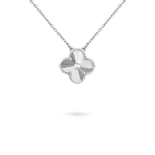 ˇFashion StreetˇCLOVER 15MM LASER NECKLACE SILVER
