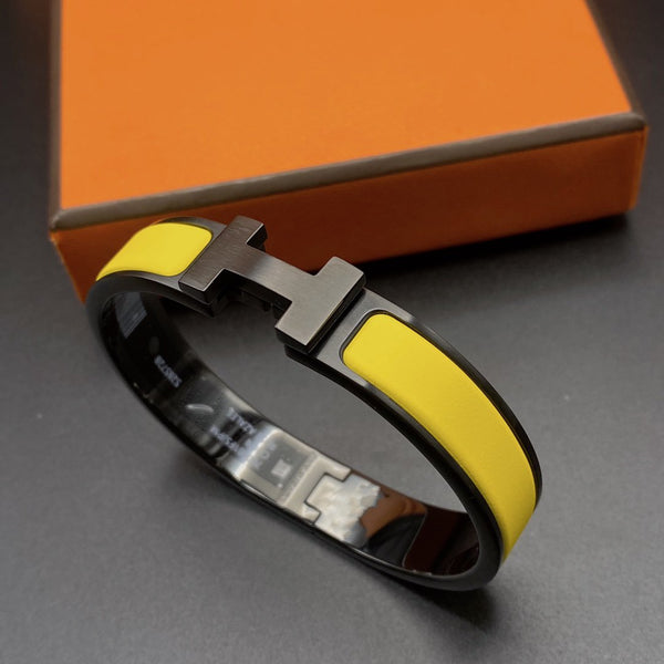 ˇFashion StreetˇCLIC HM SO BLACK YELLOW BRACELET