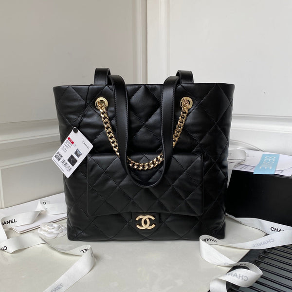 CC LARGE 33 HOBO SHOPPING BAG IN BLACK CALFSKIN